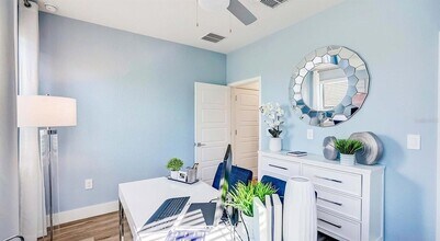 8044 Gulfstream Ct in Lakewood Ranch, FL - Building Photo - Building Photo