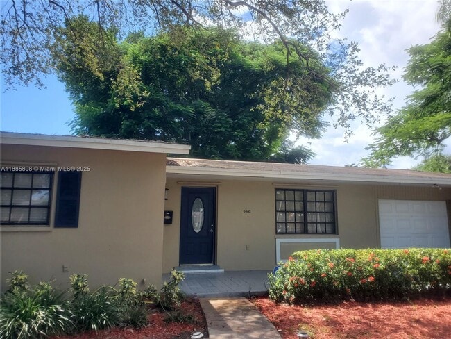9400 SW 180th St in Palmetto Bay, FL - Building Photo - Building Photo