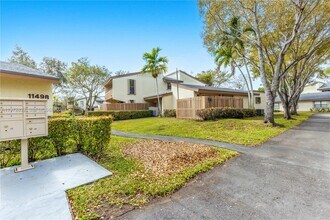 11522 SW 109th Rd in Miami, FL - Building Photo - Building Photo