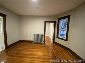 1238 Blue Hill Ave, Unit 2 in Boston, MA - Foto de edificio - Building Photo