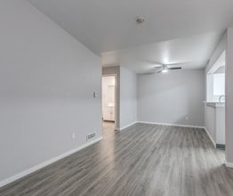 The Colony at Bear Creek in Redmond, WA - Building Photo - Building Photo