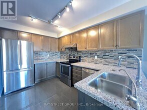 63 Royal Chapin Crescent in Richmond Hill, ON - Building Photo - Building Photo