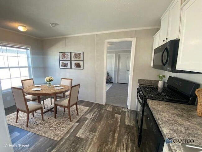 33 Lou Henry Ln in West Branch, IA - Building Photo - Building Photo