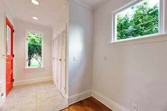 24 Merrifield Way in Cresskill, NJ - Building Photo - Building Photo