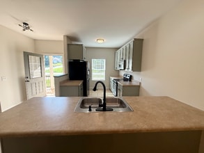 521 E Perkins Creek Rd in Seneca, SC - Building Photo - Building Photo