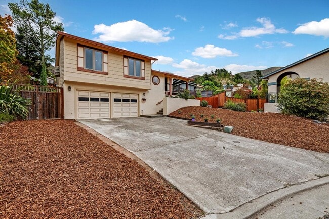 property at 19 Elk Ct