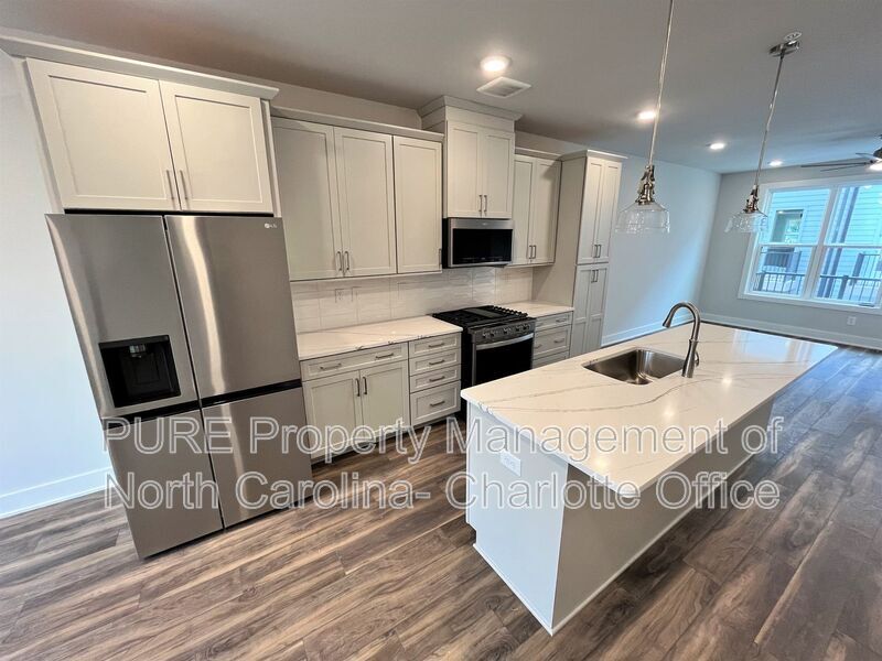 611 W Tremont Ave in Charlotte, NC - Foto de edificio