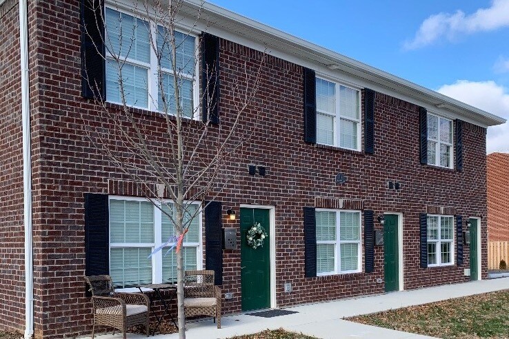 1112 King Arthur Ln, Unit B in Louisville, KY - Building Photo