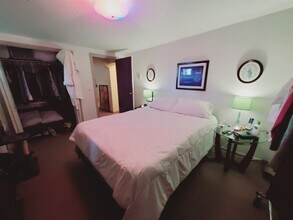 144 Alpine St, Unit L in Stamford, CT - Foto de edificio - Building Photo