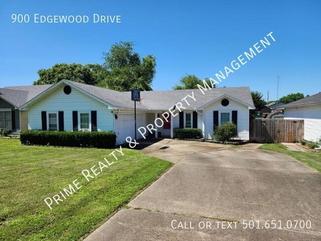 property at 900 Edgewood Dr