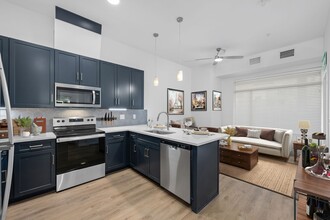 Poplar Place - Stunning Boutique Apartments in Denver, CO - Building Photo - Building Photo