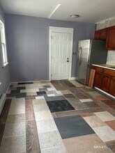 39 Giles St in Waterbury, CT - Building Photo - Building Photo