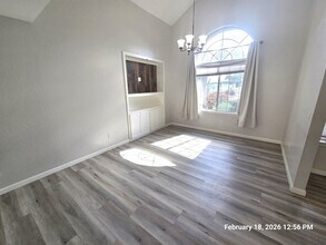 4722 W La Vida Ave in Visalia, CA - Building Photo - Building Photo