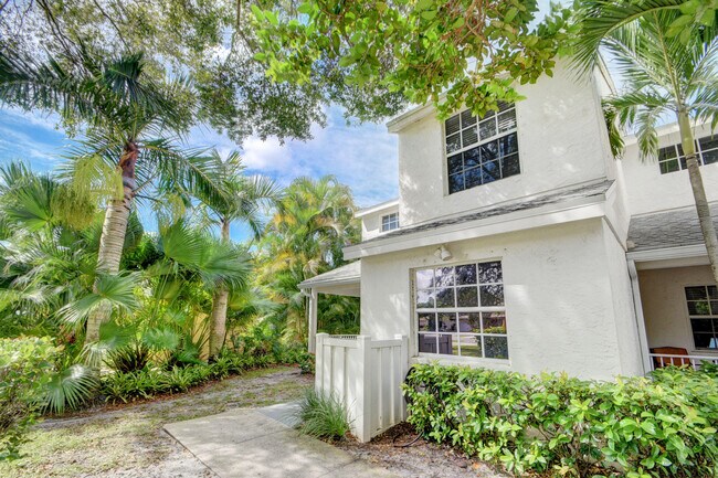 12554 Westhampton Cir in Wellington, FL - Building Photo - Building Photo