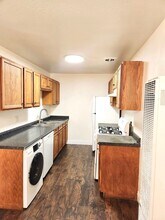 7440 Tiara Way, Unit #D in Citrus Heights, CA - Foto de edificio - Building Photo