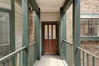 1741 Spyglass Dr in Austin, TX - Foto de edificio - Building Photo