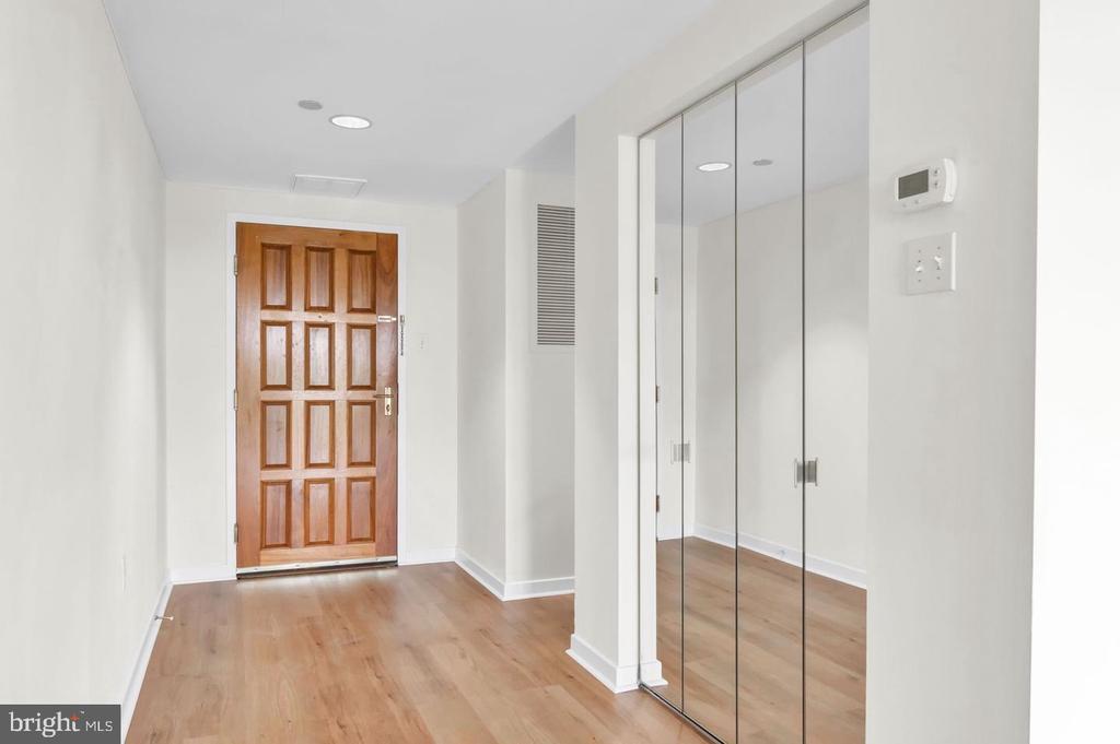 1530 Key Blvd in Arlington, VA - Building Photo