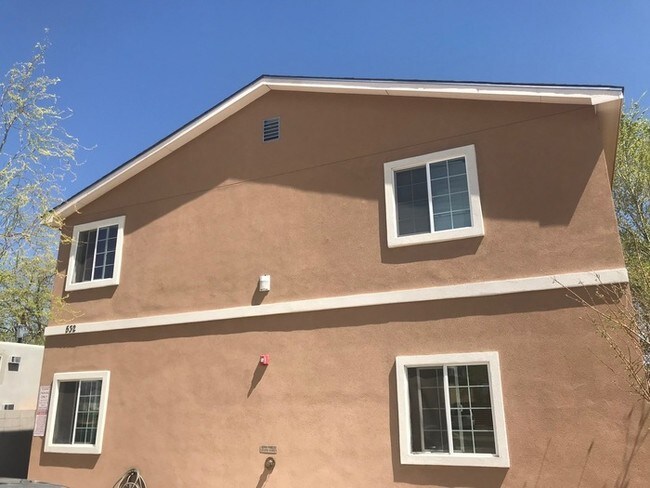 532 Ortiz Dr SE-Unit -1 in Albuquerque, NM - Foto de edificio - Building Photo