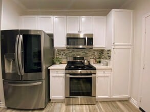 22992 Serra Dr in Carson, CA - Foto de edificio - Building Photo