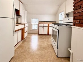 88 E 5th St in Oswego, NY - Building Photo - Building Photo