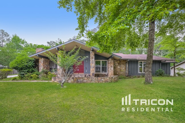 property at 2544 Highland Dr SE