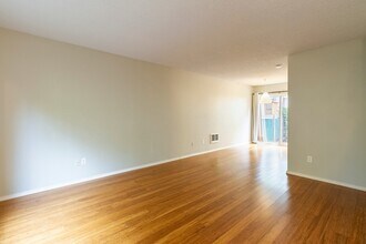 1920 NE 8th Ave in Portland, OR - Building Photo - Building Photo