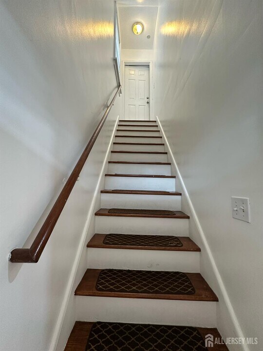 16 Wheeler Ave in Carteret, NJ - Building Photo
