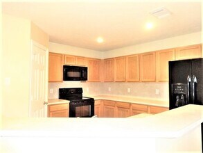 2207 Shady Pine Dr in Conroe, TX - Building Photo - Building Photo