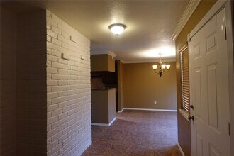 6314 Sandy Oaks Dr in Houston, TX - Building Photo - Building Photo