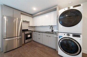195 Bay St in Jersey City, NJ - Building Photo - Building Photo