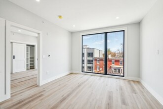 3748 Lancaster Ave, Unit 412 in Philadelphia, PA - Building Photo - Building Photo