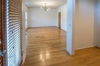 1255 Apple Valley Rd NE in Atlanta, GA - Building Photo - Building Photo