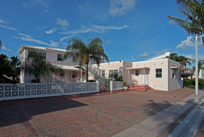 330 New York St in Hollywood, FL - Foto de edificio - Building Photo