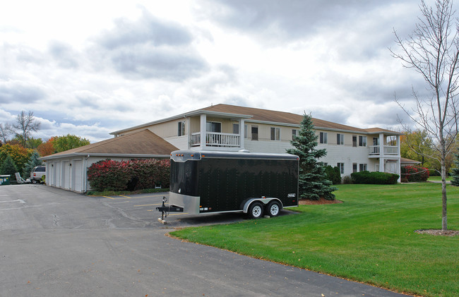 303 Meadowview Ct in Waterford, WI - Building Photo - Building Photo