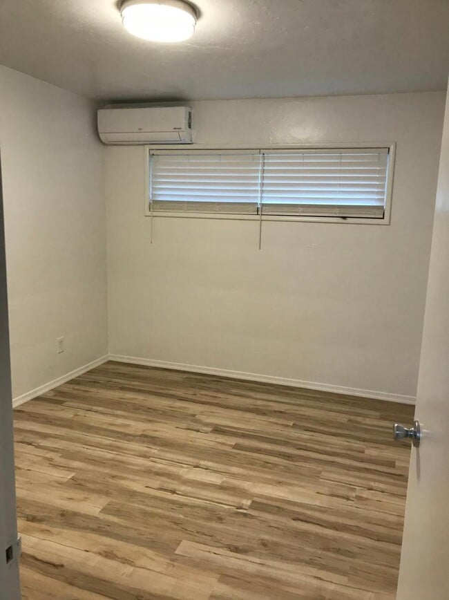 302 Summit Ave N, Unit 1 in Kent, WA - Building Photo - Building Photo