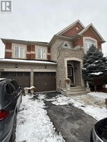 67 Ames Crescent in Aurora, ON - Building Photo