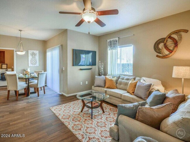 4045 W Bell Rd in Phoenix, AZ - Building Photo - Building Photo