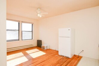1053 W George St in Chicago, IL - Building Photo - Building Photo