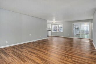 2843 E Monroe Terrace in Springfield, MO - Building Photo - Building Photo