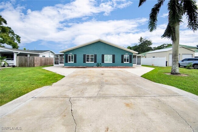 property at 11315 Summerwinds Ct