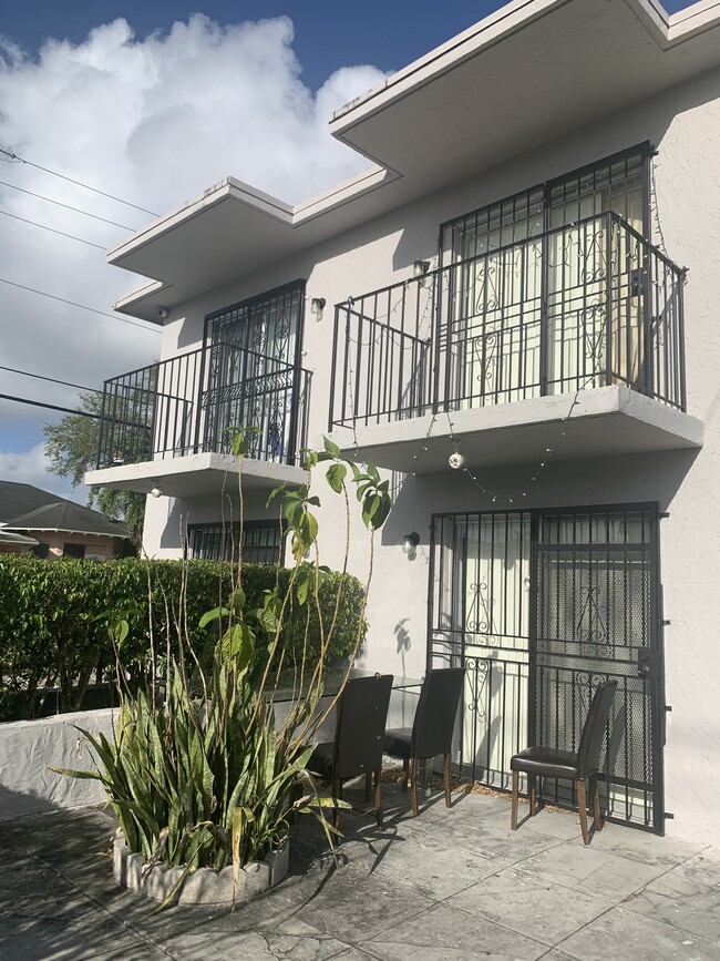 603 11th Ave in Miami, FL - Building Photo - Building Photo