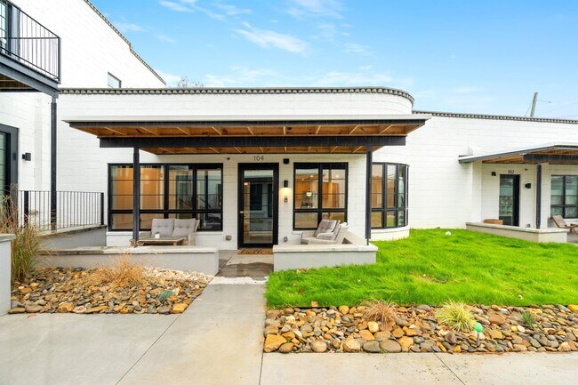 3415 N Broadway, Unit 104 in Knoxville, TN - Building Photo - Building Photo