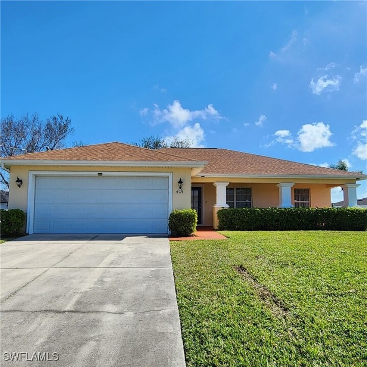 401 SW 14th Pl in Cape Coral, FL - Building Photo