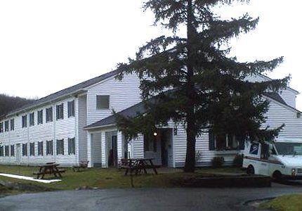 Maple Apartments in Alfred, NY - Foto de edificio - Building Photo