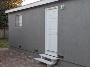 3318 W 157th St, Unit Backhouse in Gardena, CA - Foto de edificio - Building Photo