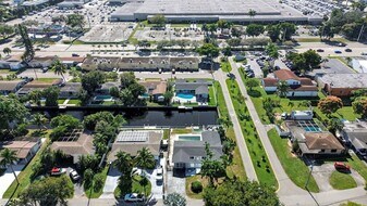 1940 NW 32nd St in Oakland Park, FL - Building Photo