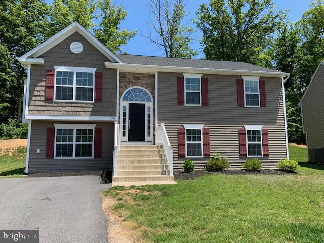 property at 6913 Lunette Ln