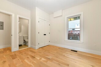 200 Maverick St, Unit 1 in Boston, MA - Building Photo - Building Photo