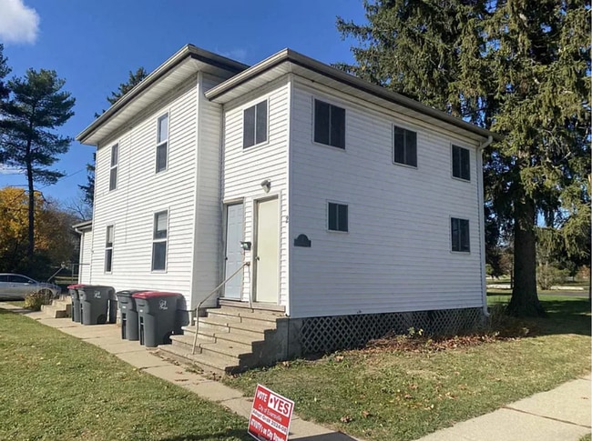 4 Grove St in Evansville, WI - Building Photo - Building Photo