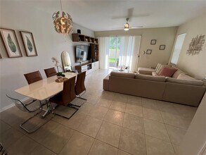 6011 Strada Isle Wy in Orlando, FL - Building Photo - Building Photo